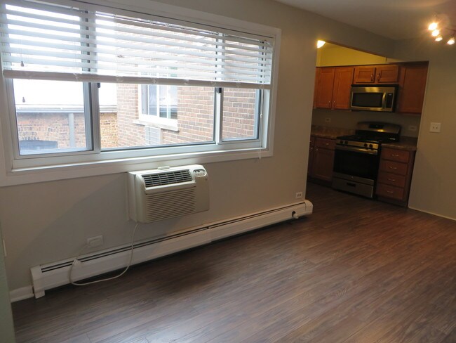 Building Photo - 644 W Arlington Pl