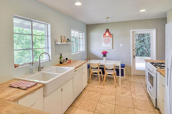 Foto del edificio - 4124 N 57th St