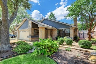 Building Photo - 12811 Ashford Hills Dr