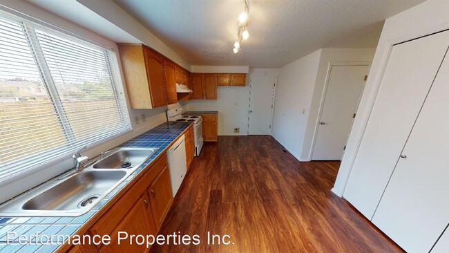 Building Photo - 3 br, 2.5 bath House - 16334 SW Bridle Hil...