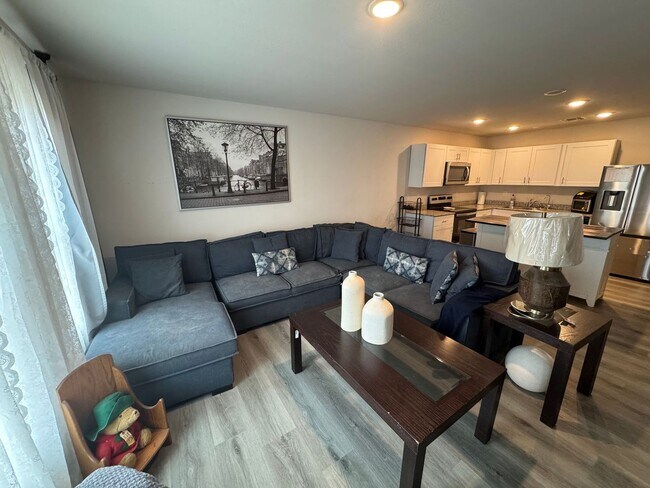 Foto del edificio - 470 Reizen Dr