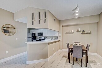 Building Photo - 3019 Alcazar Pl