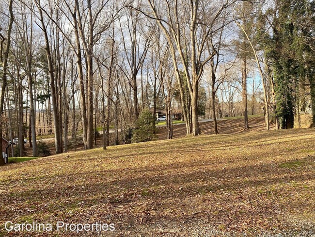 Building Photo - 1 br, 1 bath House - 512 Overlook Place