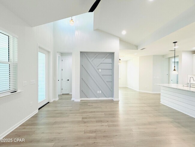 Foto del edificio - 9002 Parrot Pl