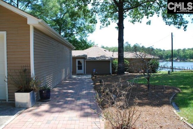 Building Photo - 500 Pioneer Shores Rd