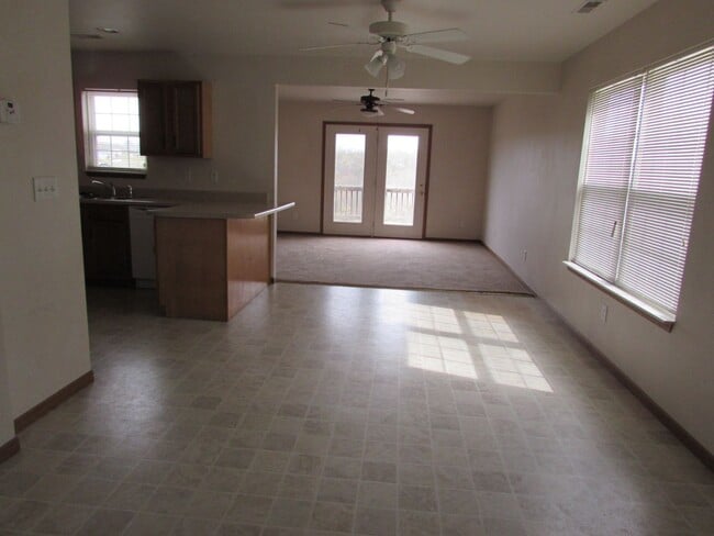 Building Photo - 7616-MF2-E4