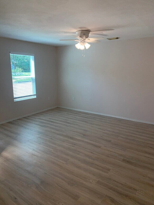 Sala de estar 3 - 618 reppert street