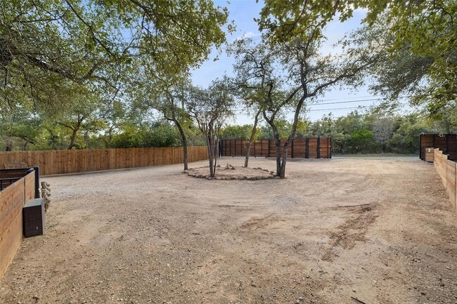 Building Photo - 5519 Hiline Rd