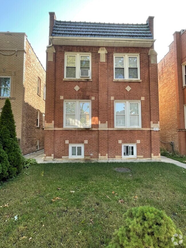 Apartments For Rent Near Addison Station Blue Line Chicago Il Apartments Com