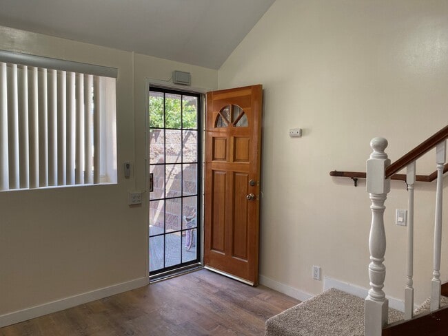 Building Photo - 4139 Jackson Ave