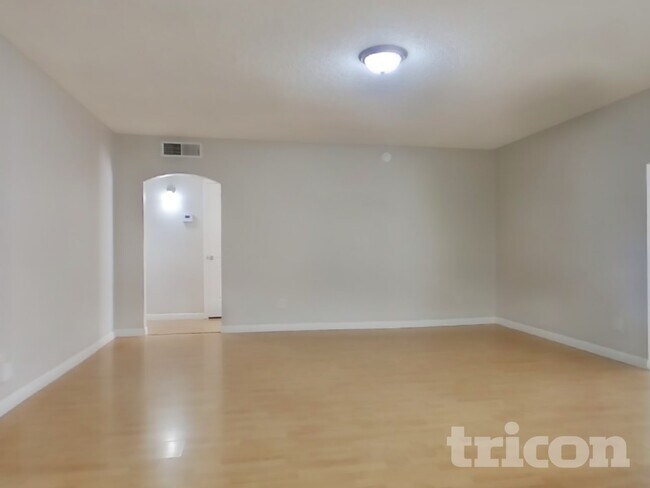 Foto del edificio - 3613 W Oakland St