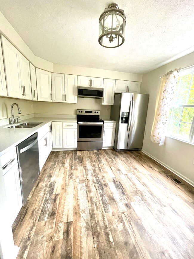 Foto del edificio - 920 River Oaks Dr