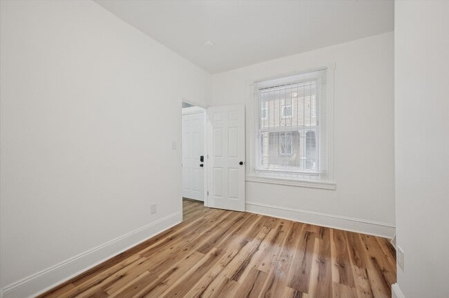 Building Photo - 2 Bedroom House West Philly