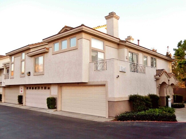 Building Photo - 908 N Turner Ave