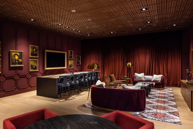 Foto del edificio - The Place at Fifth + Broadway