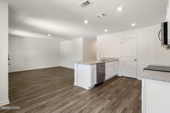 Foto del edificio - 4123 Pinehurst Ave
