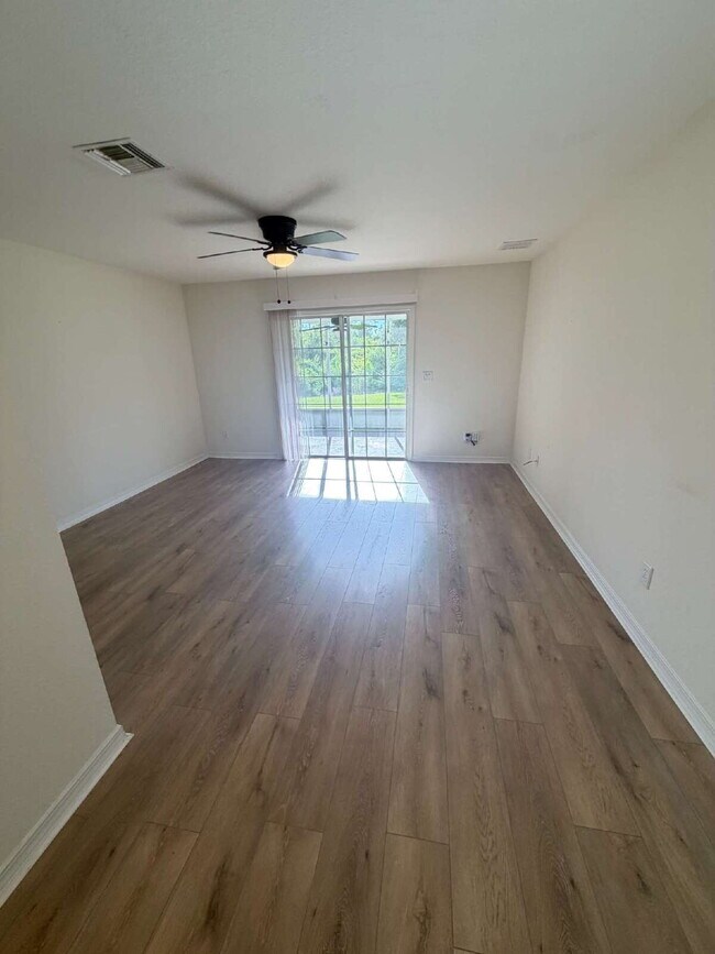 Building Photo - Welcome to The Hammocks! Newly Updated 3 bedroom 2.5 bath home.