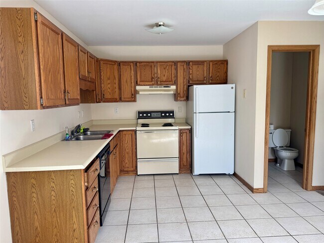 Foto del edificio - 4032 Canterbury Dr