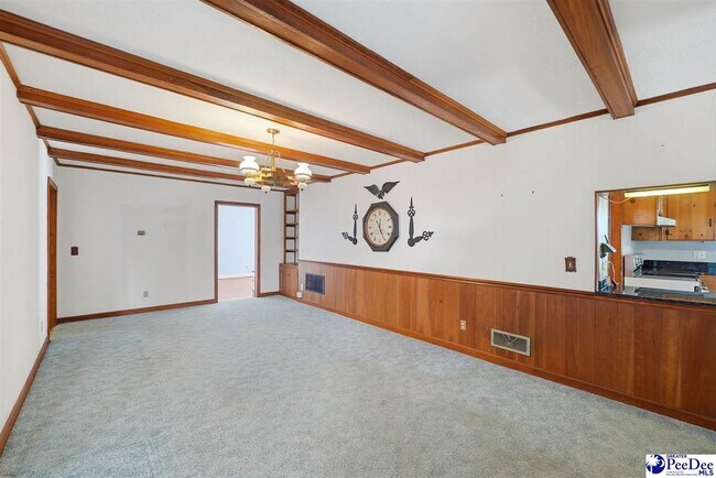 Foto del edificio - 2218 N Douglas St