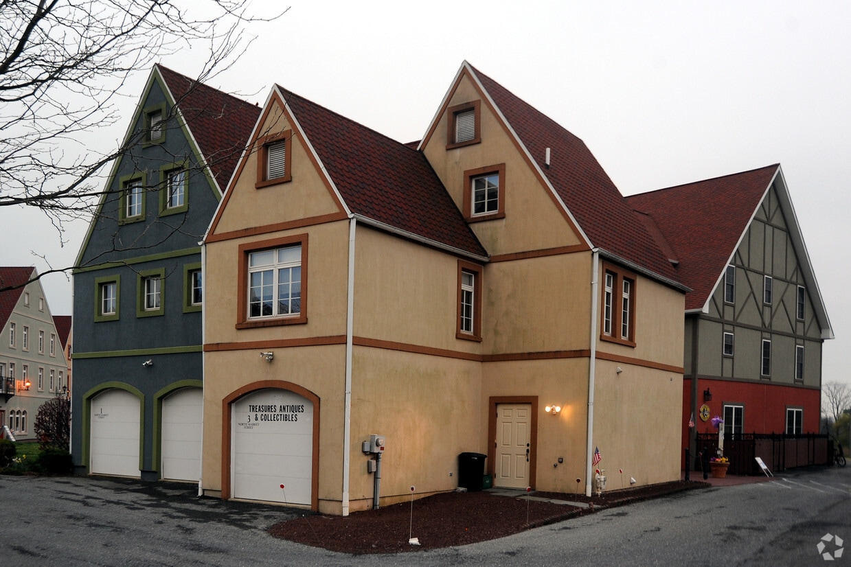 Building Photo - 2 N Market St