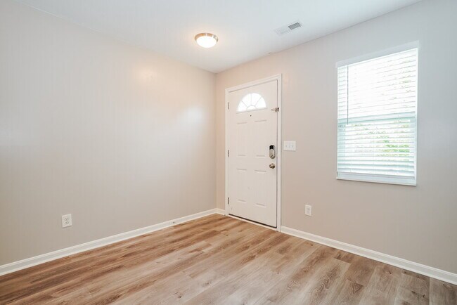 Foto del edificio - 7500 Willow Leaf Dr