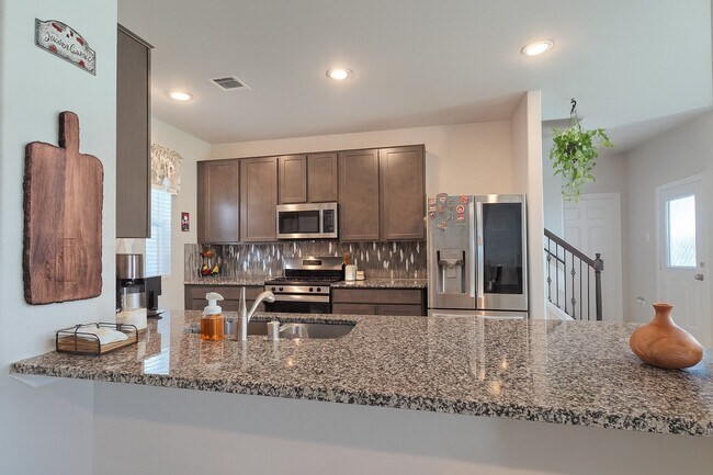 Foto del edificio - 14802 Black Rail Dr