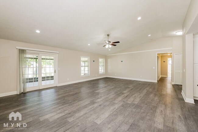 Foto del edificio - 6529 Seafairer Dr