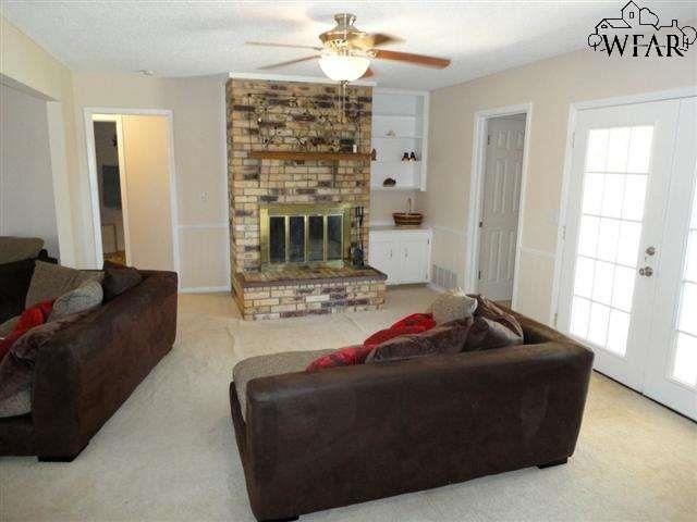 Building Photo - 2200 Hunters Glen