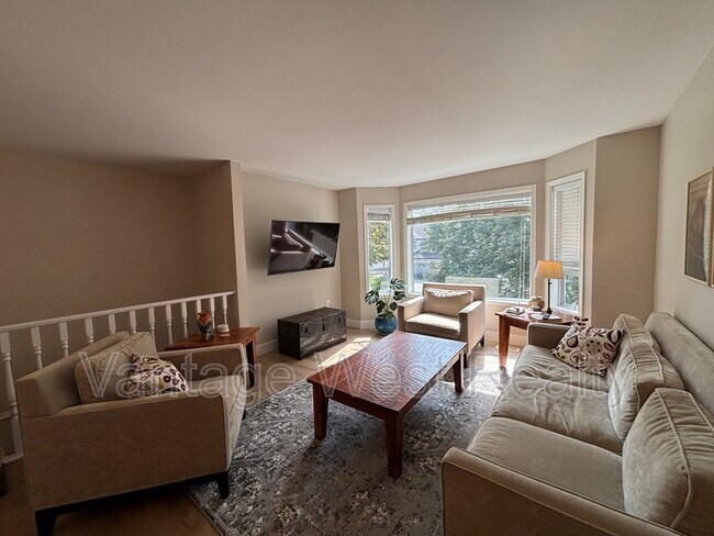 Photo du bâtiment - 1866 Millard Ct E