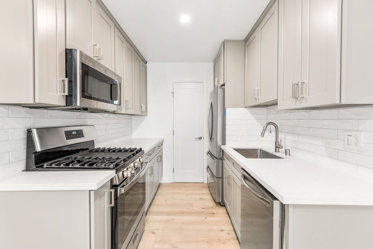 Primary Photo - 1510 S St Andrews Pl