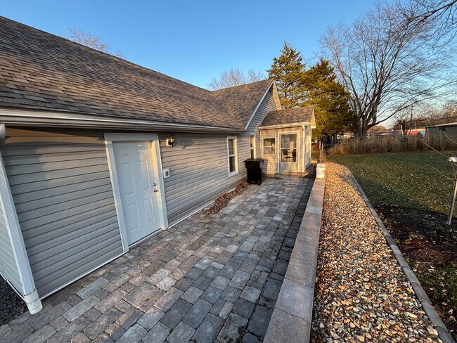 Foto del edificio - Beautiful Move in ready House!