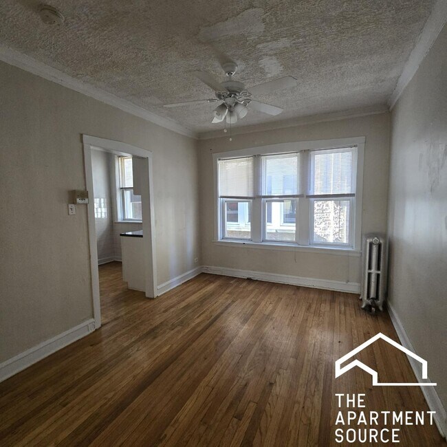 Building Photo - 4047 N Mozart St
