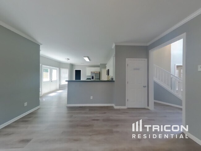 Foto del edificio - 1315 Bridle Path Dr
