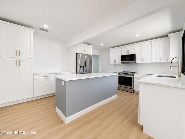 Building Photo - 5419 4th St