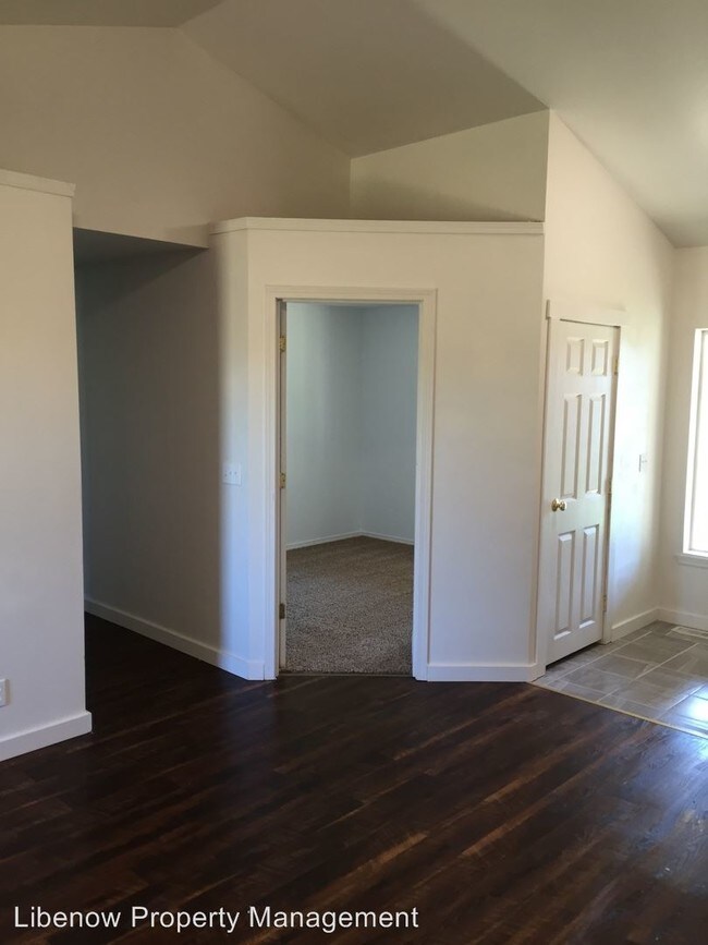 Foto del edificio - 3 br, 2 bath House - 120 Tjossem Rd
