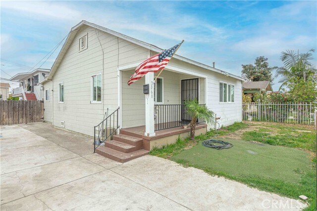 Building Photo - 2060 Orange Ave