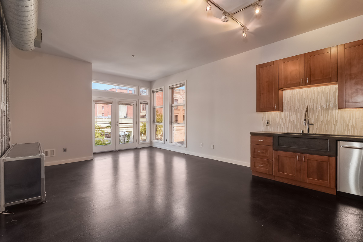 Primary Photo - 777 6th Ave