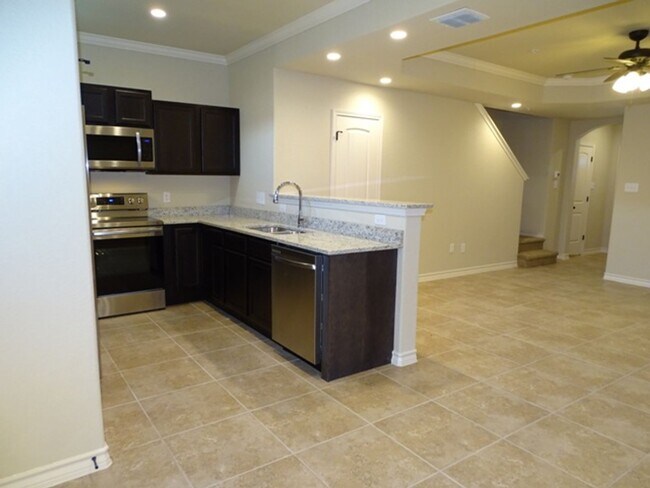 Foto del edificio - 6414 Luglio Lane #103, San Antonio, TX. 78233
