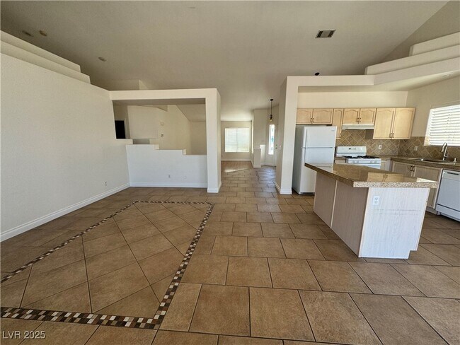 Foto del edificio - 4811 Carefree Dr