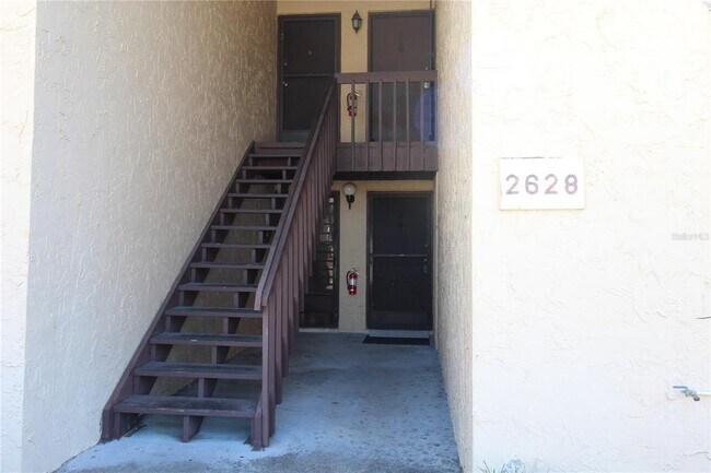 Foto del edificio - 2628 Hidden Lake Dr N