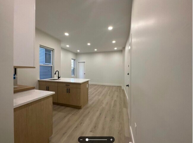 Foto del edificio - 530 West Side Ave