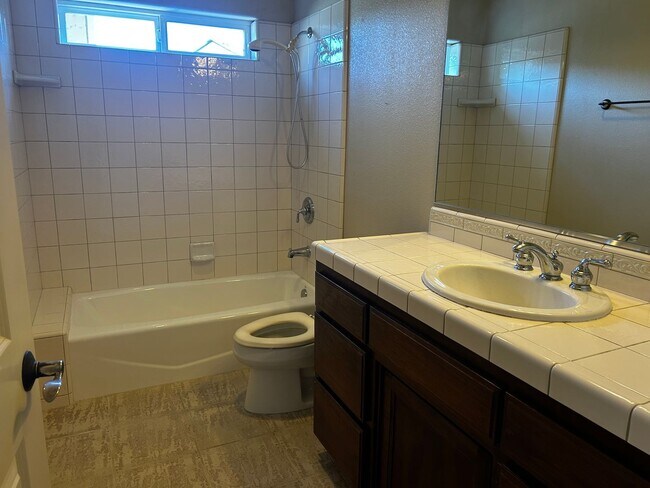 Foto del edificio - 3 Bedroom/2 Bath House available for rent in Arroyo Grande