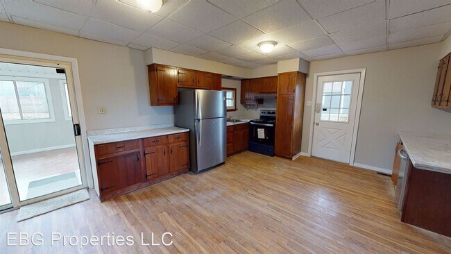 Building Photo - 3 br, 1.5 bath House - 2107 & 2108 Adams S...