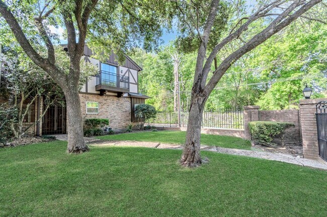 Building Photo - 1518 S Gessner Dr