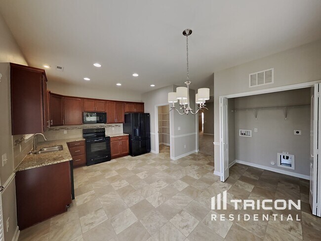 Foto del edificio - 5709 Midstream Cir