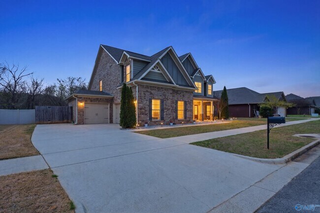 Foto del edificio - 8349 Anslee Way NW