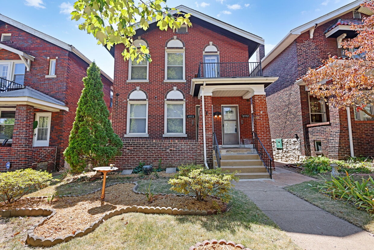 Primary Photo - 4952 Tholozan Ave