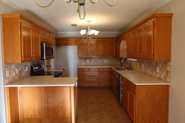 Foto del edificio - Charming 3-Bedroom Home with 2 Full Bathrooms in Waco, TX - Must See!
