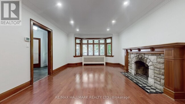 Building Photo - 139 Hillhurst Blvd