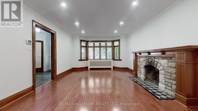 Photo du bâtiment - 139 Hillhurst Blvd
